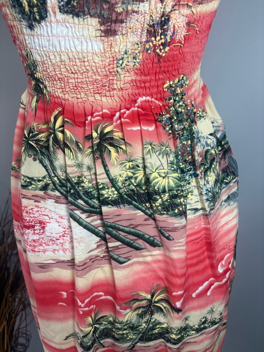 Vintage Hawaiian Dress Made in Hawaii Smocked Sundress Tropical Print Size M - Picture 5 of 11